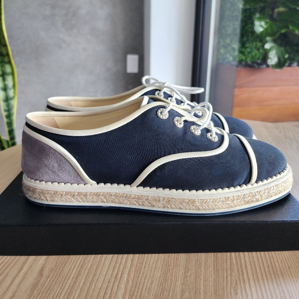 Chanel Navy Grey Crepe Canvas Flat Espadrille Sneakers size 42 EU 11B US
